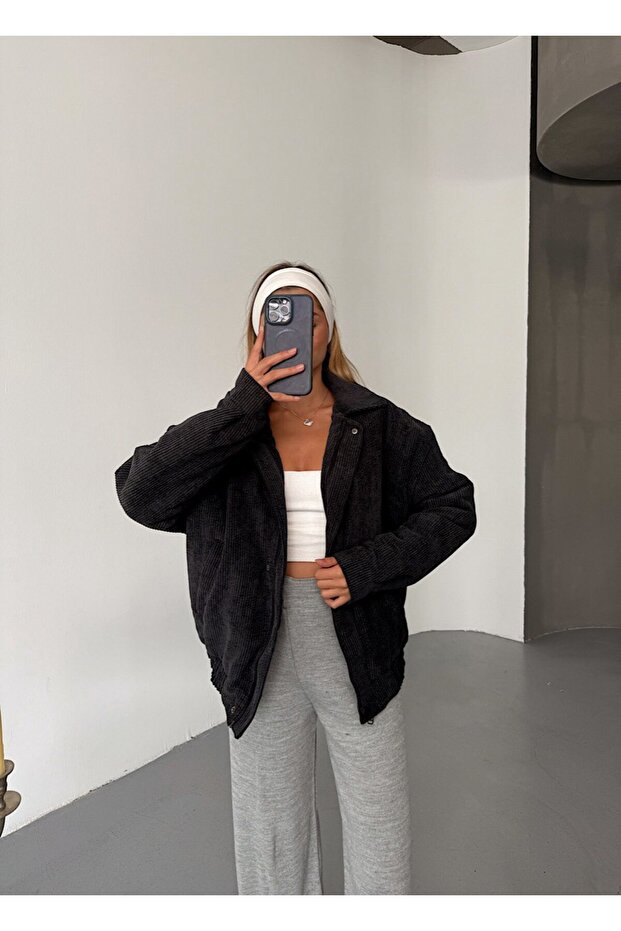 Bloom Oversized Padded Velvet Jacket/Mantle