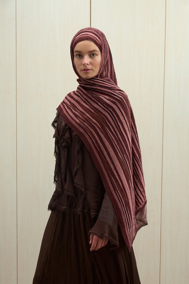 Ecru Dreams Muslin Shawl - Plum