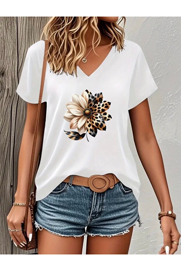 Leopard Flower Printed Women's Oversize V-Neck T-Shirt