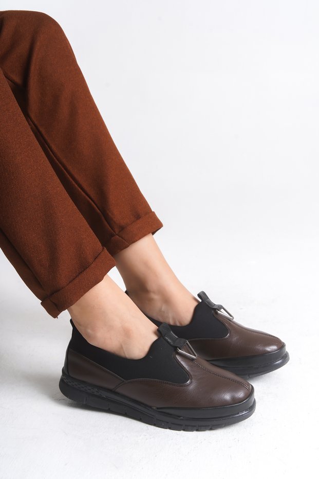 Women's Casual Shoes 001202 Brown