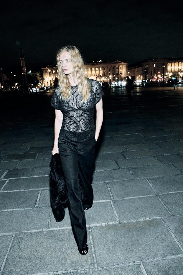 Yarı transparan işlemeli bluz - 3