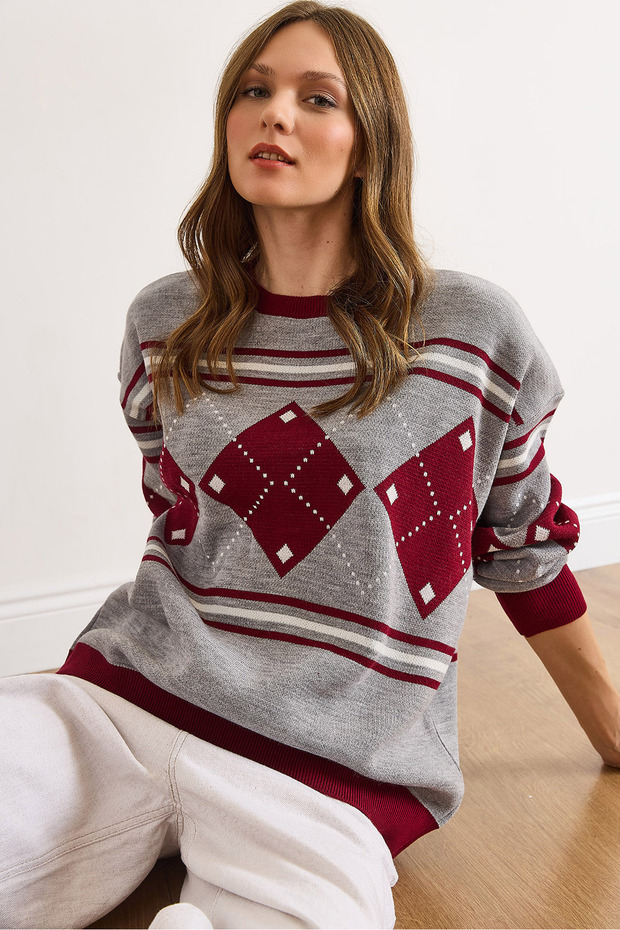 Women's Burgundy Gray Diamond Patterned Thick Knit Sweater Kzk-19001042
