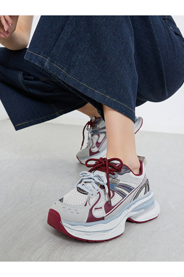 Women Textured Panel Sporty Sneakers