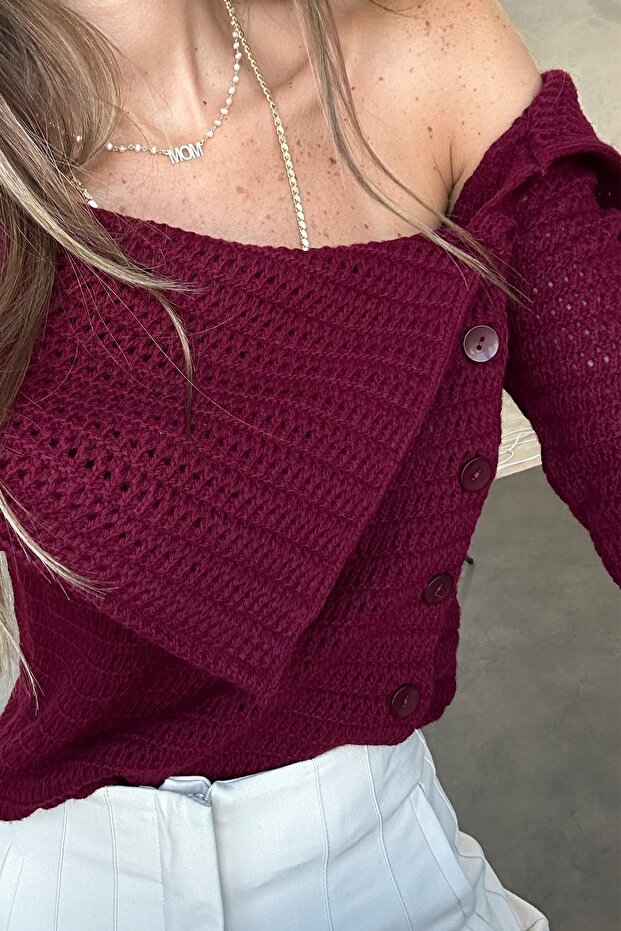 بلوزة بأزرار أمامية ورقبة قارب - 4