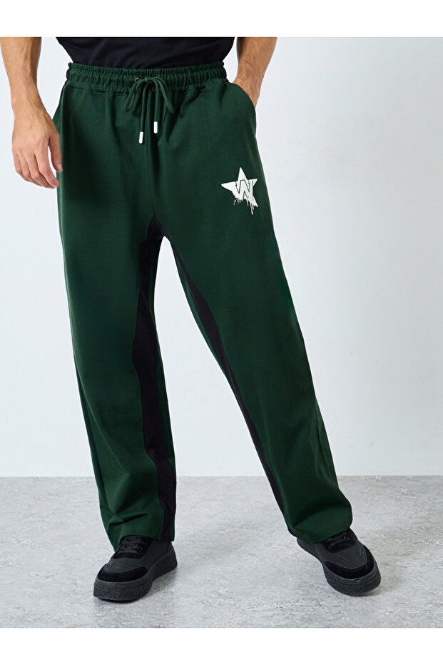 Men Green Graphic Print Oversized Joggers