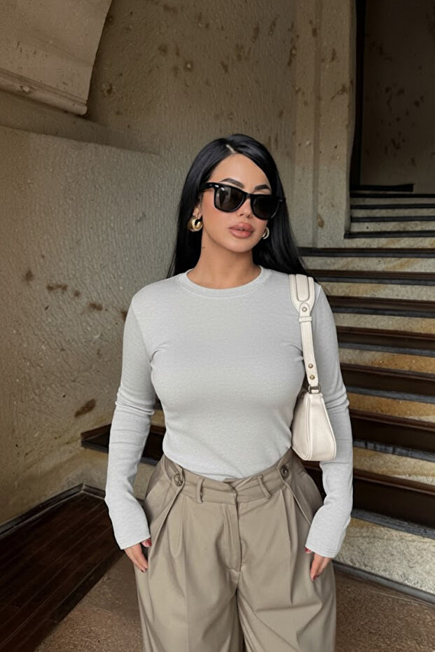 Women's Gray Crew Neck Basic Blouse with Finger Detail