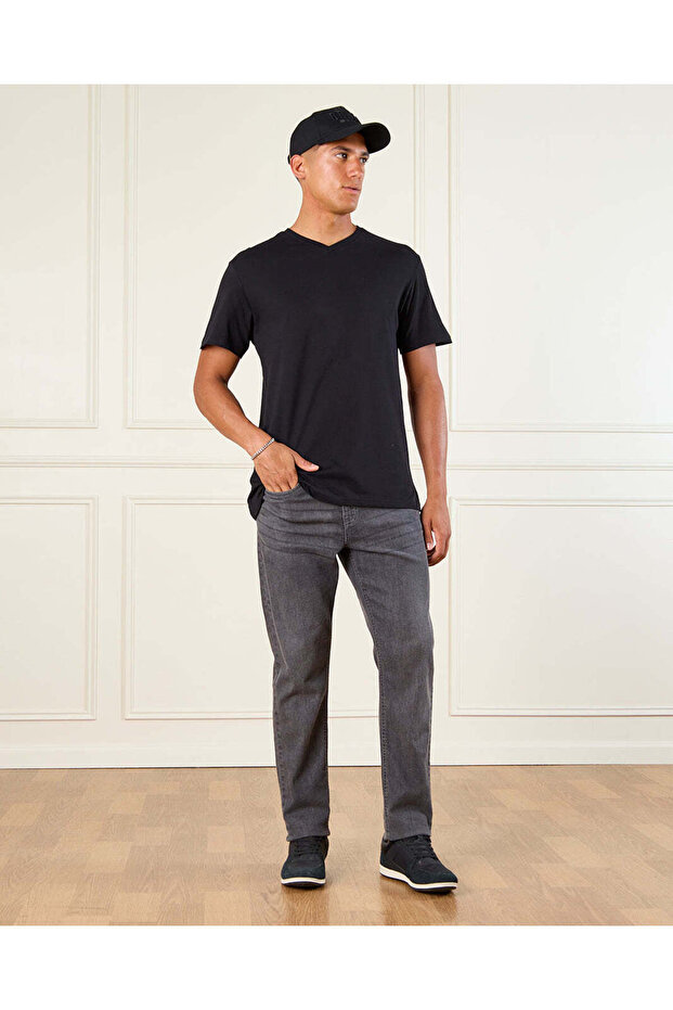 Men Black Basic Solid T-Shirt - 2