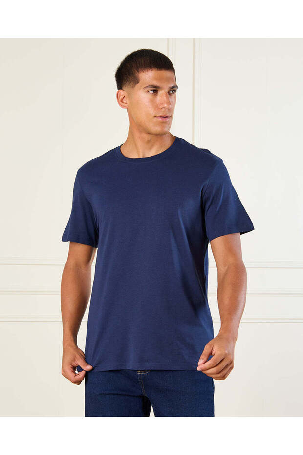 Men Navy Basic Solid T-Shirt - 1