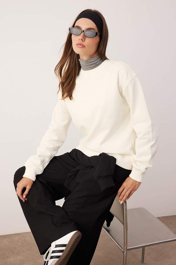 Ekru Oversize/Geniş Kalıp Kalın İçi Polarlı Örme Sweatshirt TWOAW26SW00203 - 1