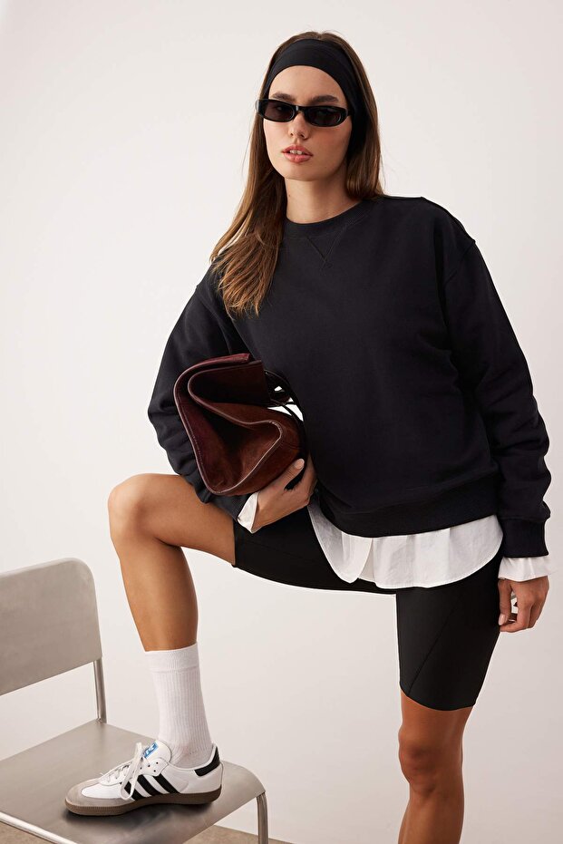 Siyah Oversize/Geniş Kalıp Kalın İçi Polarlı Örme Sweatshirt TWOAW26SW00203 - 1