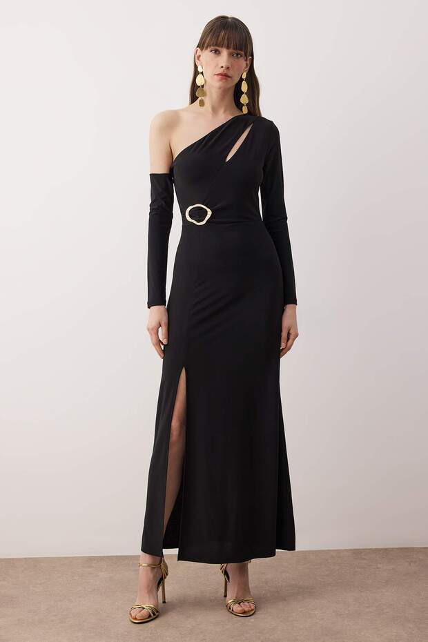 Siyah Cut Out ve Aksesuar Detaylı Örme Maxi Abiye & Mezuniyet Elbisesi TPRAW26AE00012 - 1