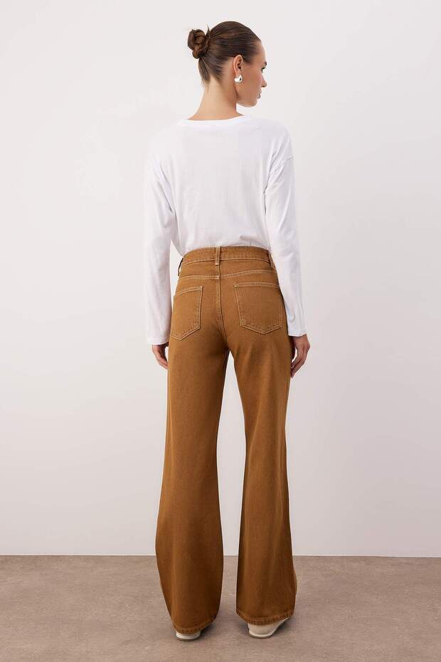 Camel Wysoki stan Vintage Wypłukiwanie Specjalny kolor Denim Szerokie nogawki/Szerokie nogawki Jeans TWOAW26JE00110 - 4