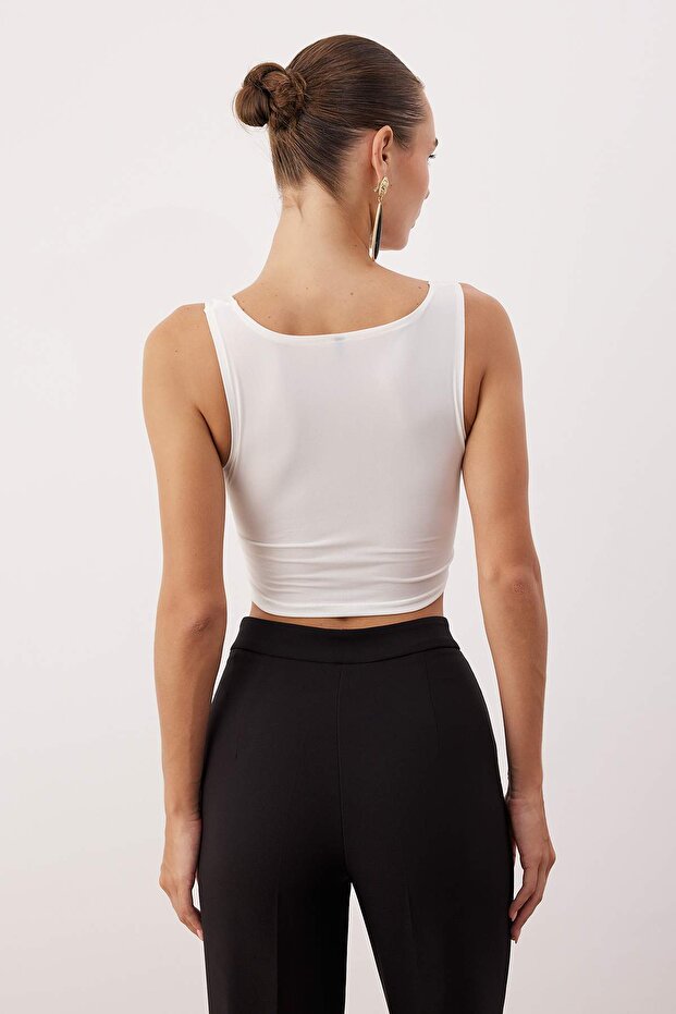 Beyaz Crop Pencere/Cut Out Detaylı Örme Bluz TPRSS24BZ00029 - 6