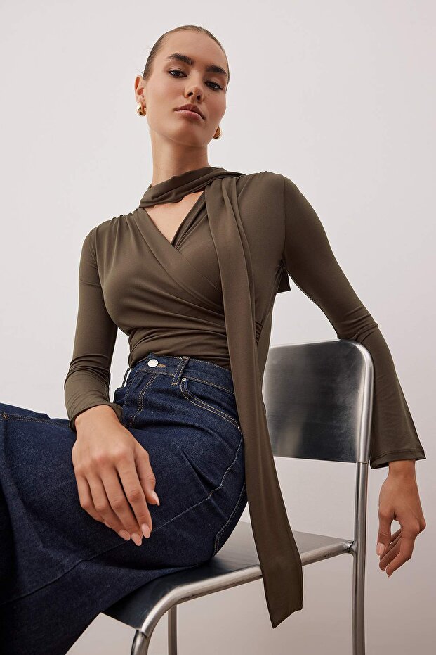 Haki Şal Detaylı Fitted/Vücuda Oturan Çıtçıtlı Esnek Örme Body TWOAW26BD00007 - 2