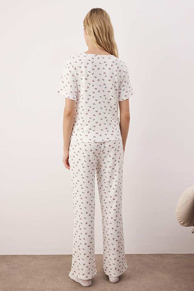 Beyaz-Çok Renkli Çiçekli Yumuşak Waffle Örme Pijama Takımı THMAW26PT00119 - 4