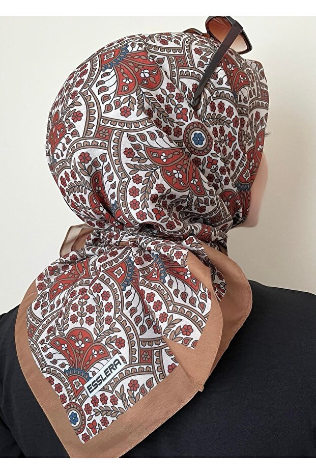 وشاح بني منقوش ناعم - 2