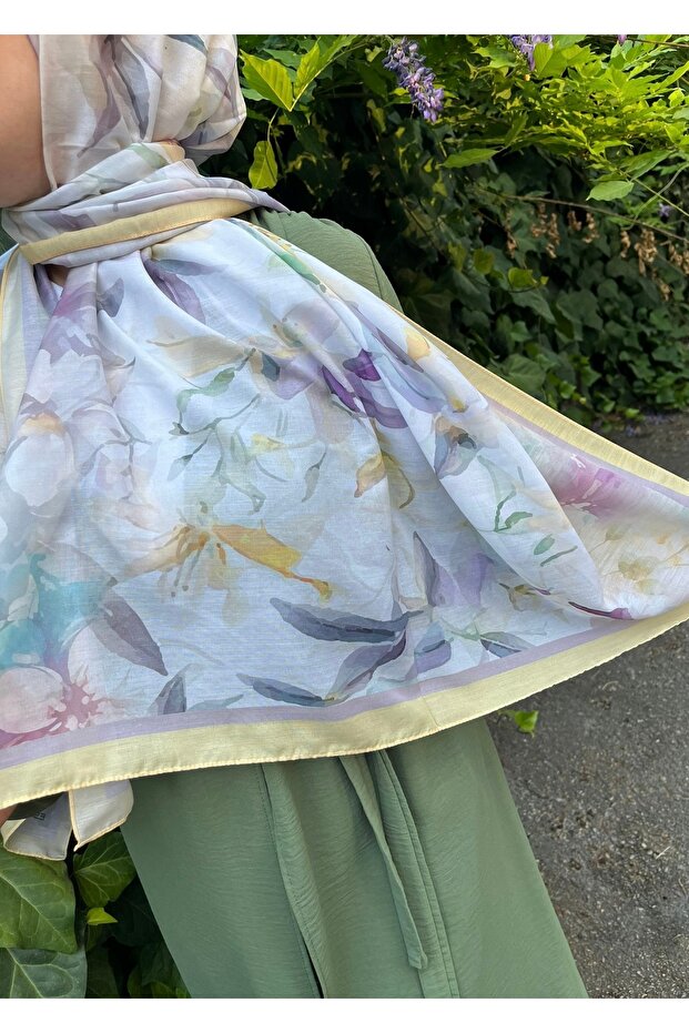 شال ناعم منقوش بالزهور - 5
