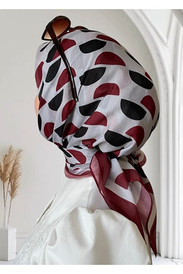 D وشاح ناعم منقوش باللون الأحمر الداكن - 1