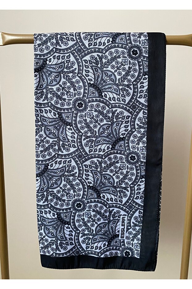 وشاح أسود منقوش بالزهور - 6