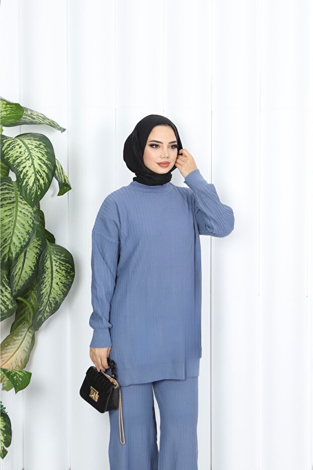 Self Patterned Knitting Suit - 4