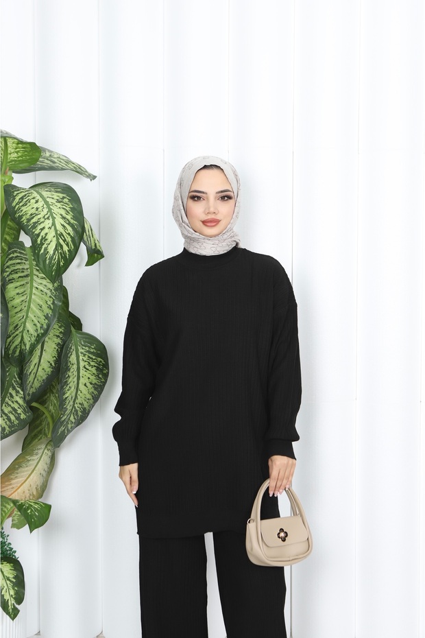 بدلة تريكو منقوشة ذاتيًا - 3