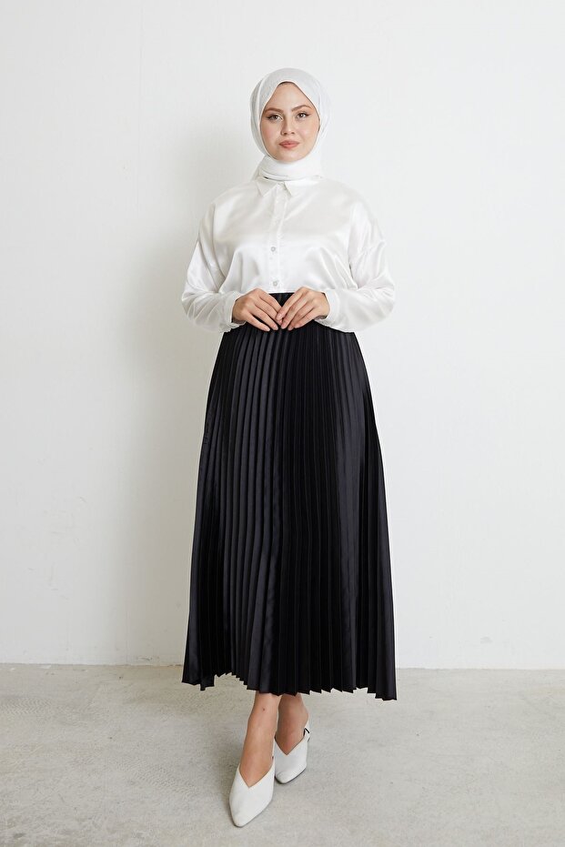 Women's Pleated Skirt Black