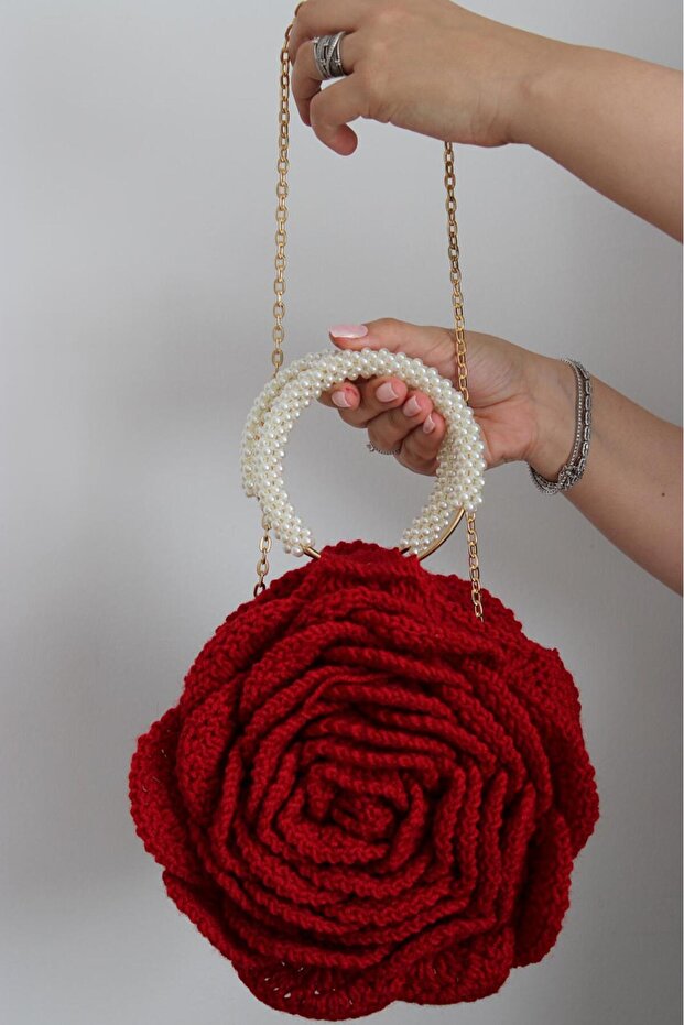 El Yapımı Çiçek Desenli Kırmızı El Çantası Model Kodu: - 4