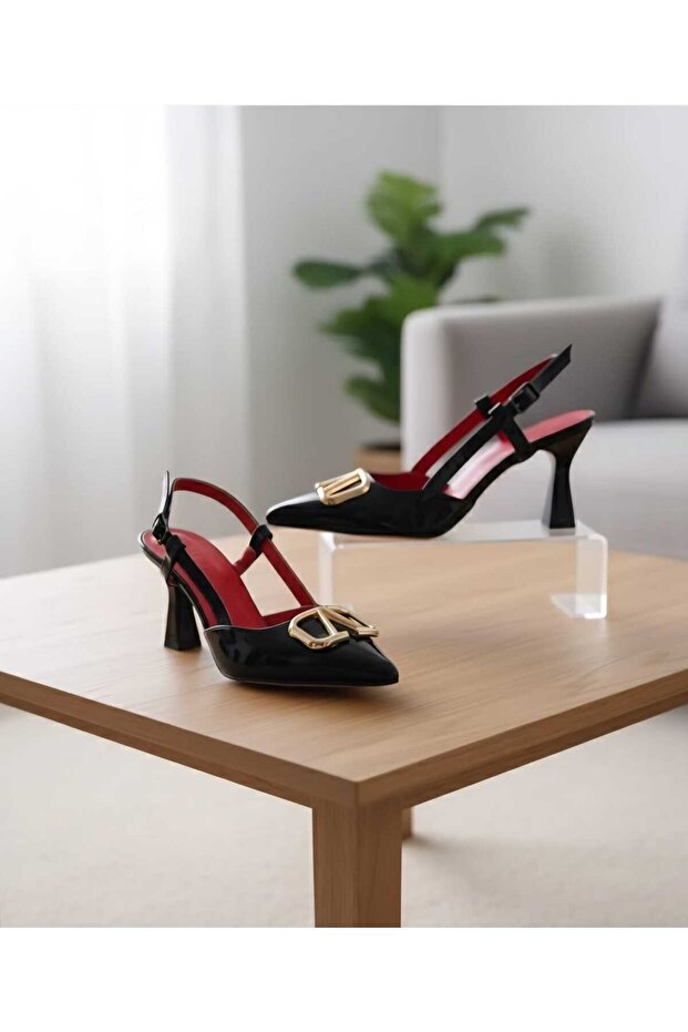 Red-Black V Buckle Detailed Stiletto
