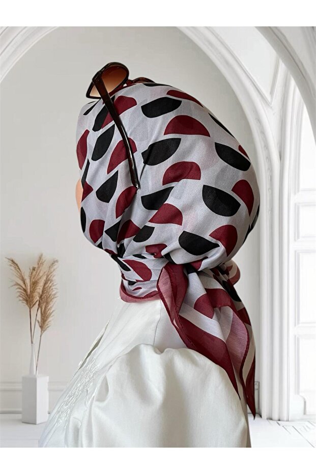 D وشاح ناعم منقوش باللون الأحمر الداكن - 3