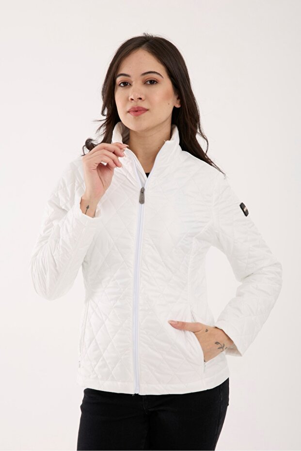Women's Quilted Seasonal Coat – Lightly Padded, High Collar, Fit Silhouette 8787