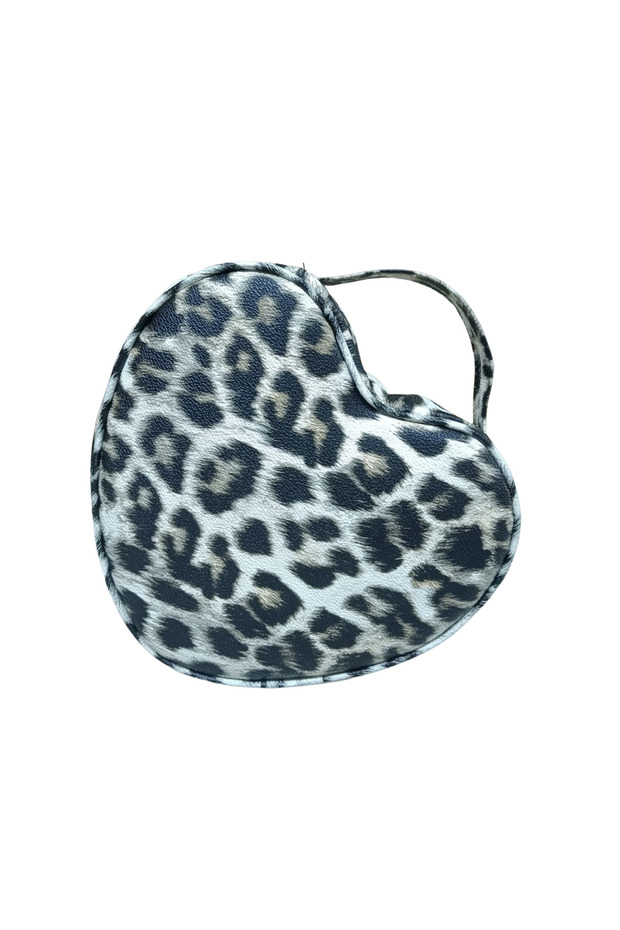 قلب كبير من الفهد الأسود - 3