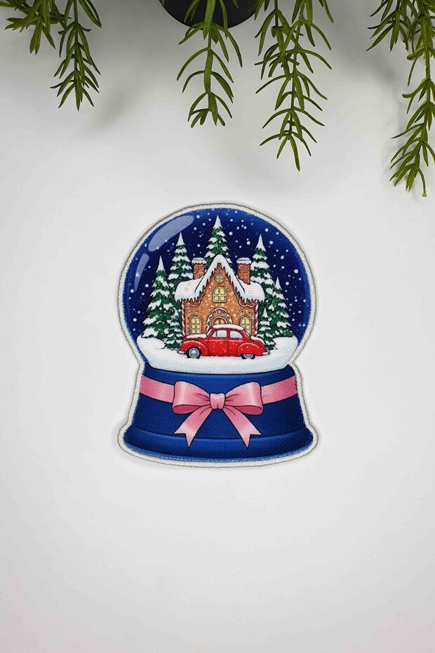 Globe Shape Gingerbread Married Snow Globe Patterned Embroidery Edge Cocktail Napkin 1 Piece