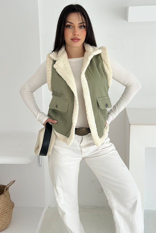 Women's Plush Trim Pocket Vest – Contrast Color & Winter Style