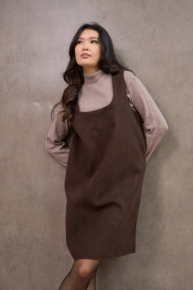 Short Brown Square Neck Casual Gilet