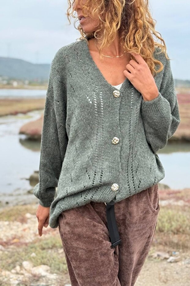 Italian Khaki V-Neck Buttoned Washed a Lace-Like Knit Soft Textured Wool Loose Cardigan 70 50