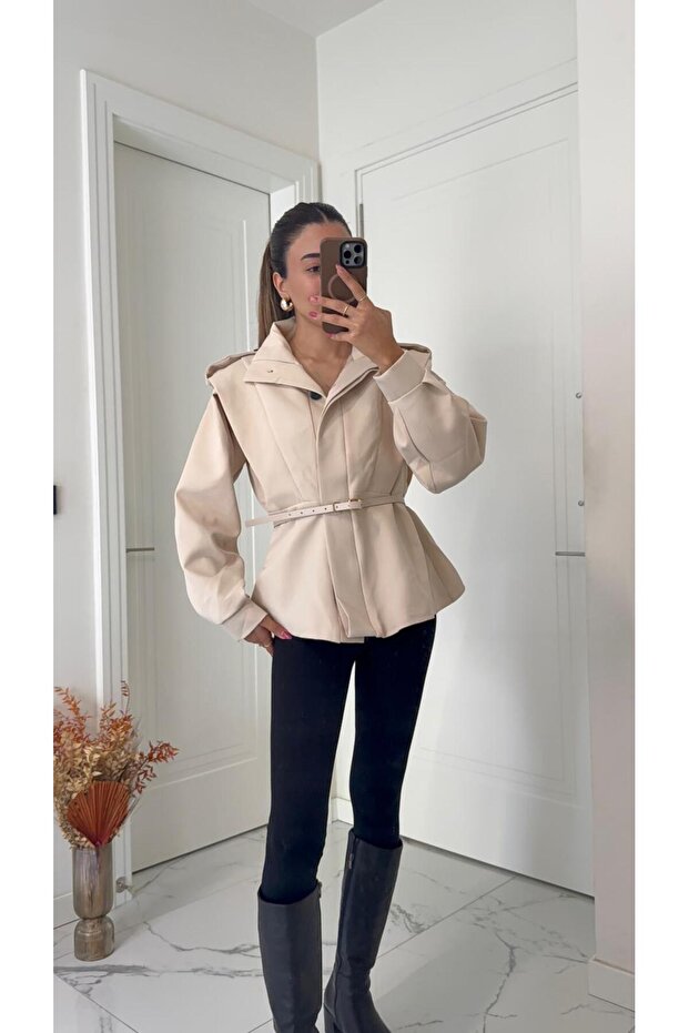 سترة بتصميم حزام بلون الكريم - 3