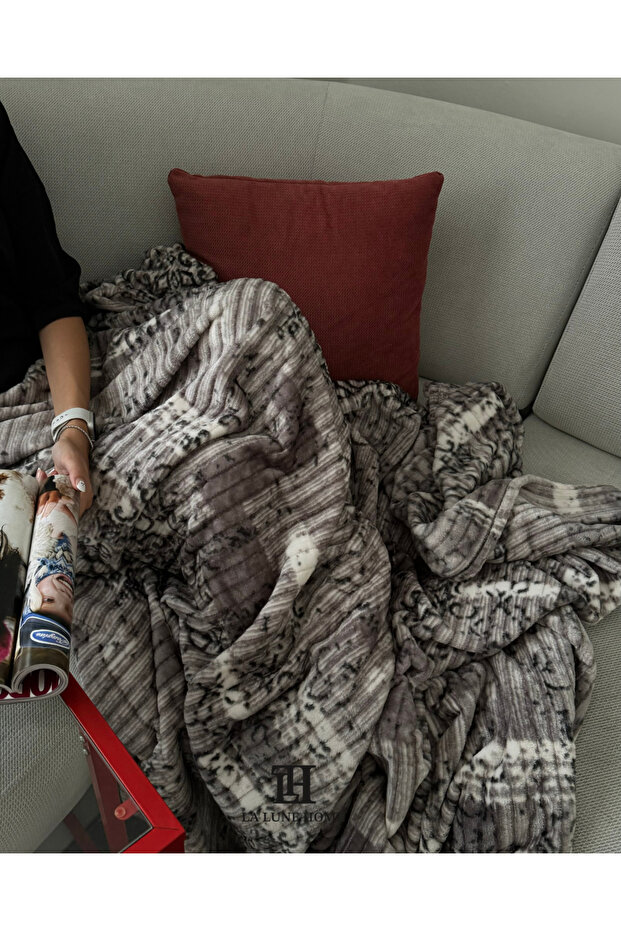 بطانية ناعمة منقوشة من القطيفة