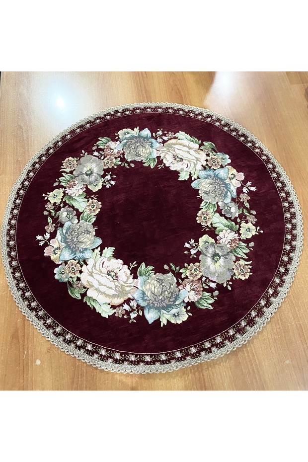 طاولة القهوة وغطاء الطاولة