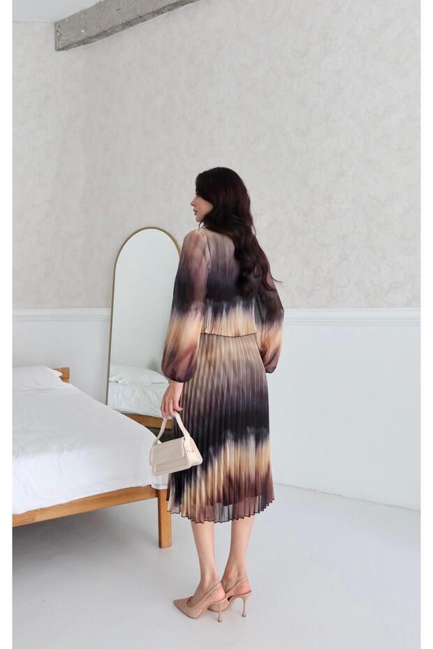 Siyah Batik Desenli Pliseli Midi Elbise - 6