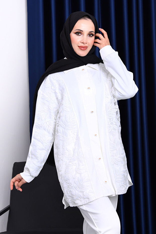 Ecru Buttoned Sequined Trouser Suit