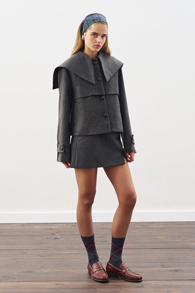 Button-Detail Jacket in Anthracite - 2