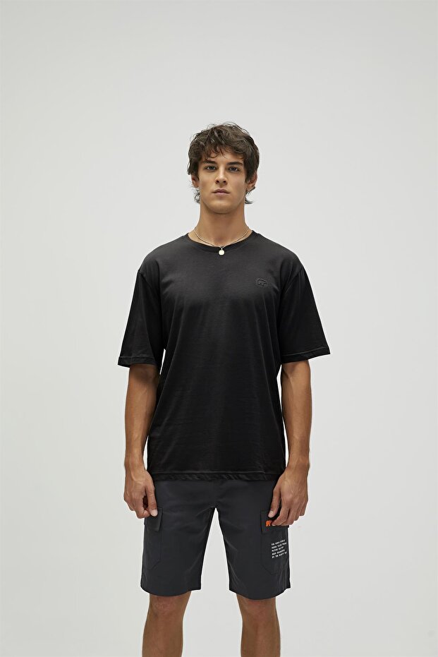 22.01.07.052-C01 Liber Men's T-Shirt Black
