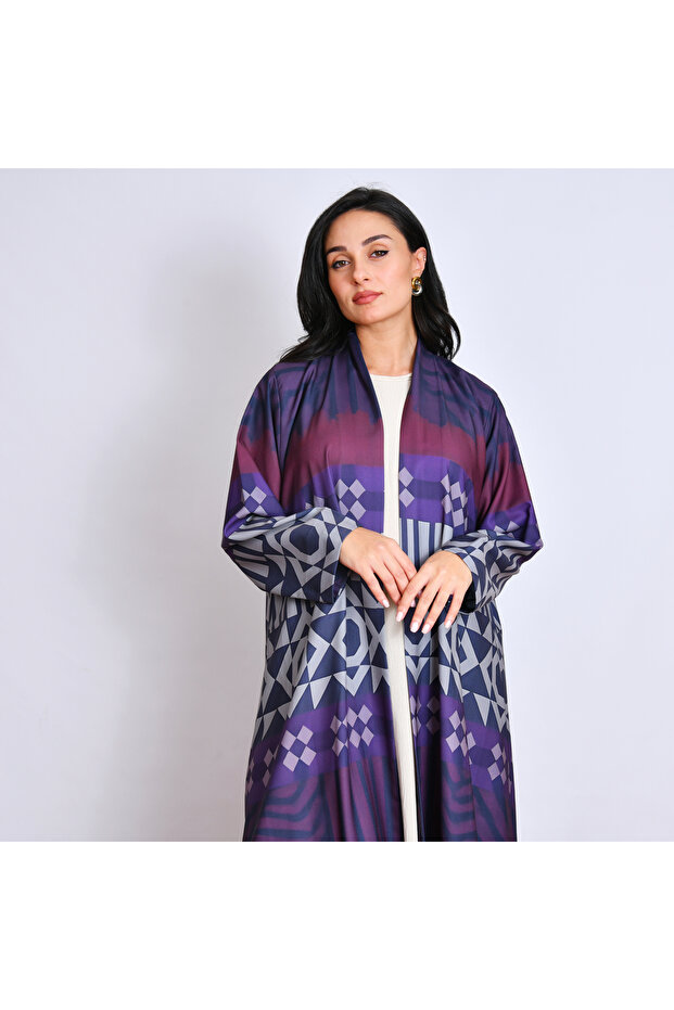 Quarter-length abaya made of chiffon fabric with random patterns - 1