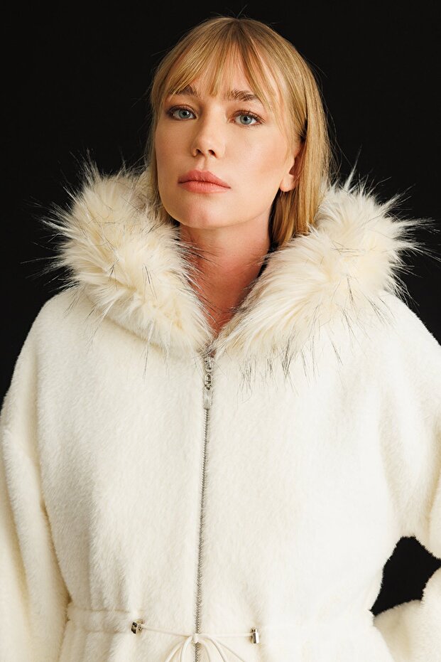 Kapüşonlu Peluş Kaban - 4