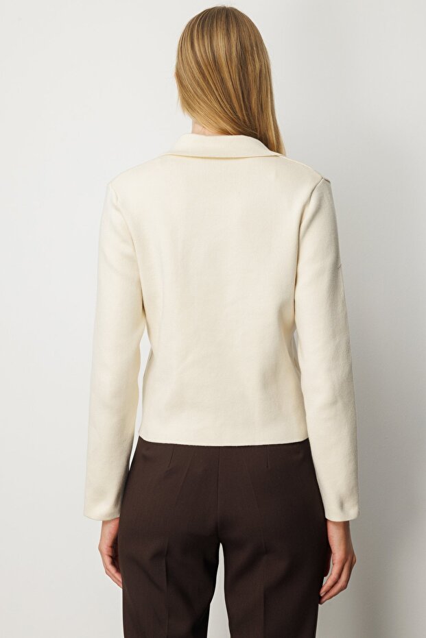 Düğmeli Triko Kumaş Hırka - 5