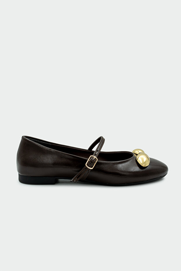 Loes Bitter Brown Flat Women's Ballerinas with Gold Accessories
