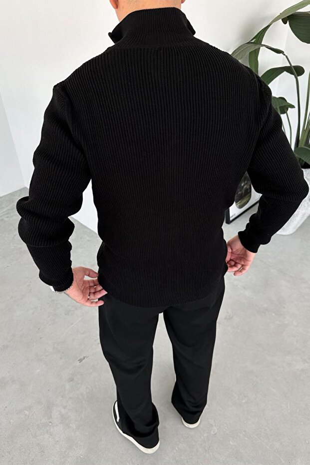 سترة تريكو أساسية سوداء بسحاب كامل - 3