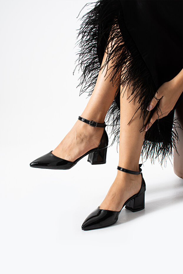 women's classic heeled shoes