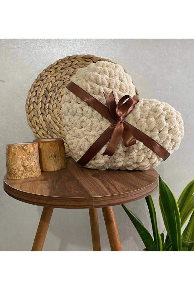 Special Heart Pattern Pillow for Special Occasions - Heart-Shaped Romantic Decorative Pillow