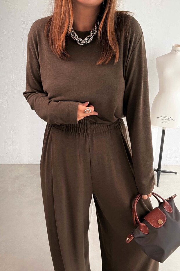 طقم رياضي كاكي أساسي - 2